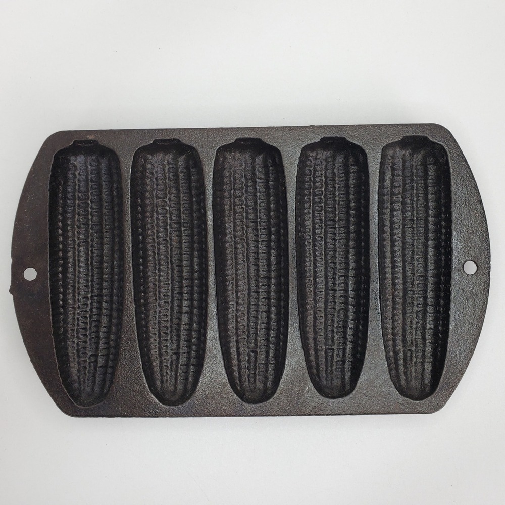 Lodge Cast Iron Cornstick Pan 527C2 USA 5 Slot Cornbread Mold Bakeware